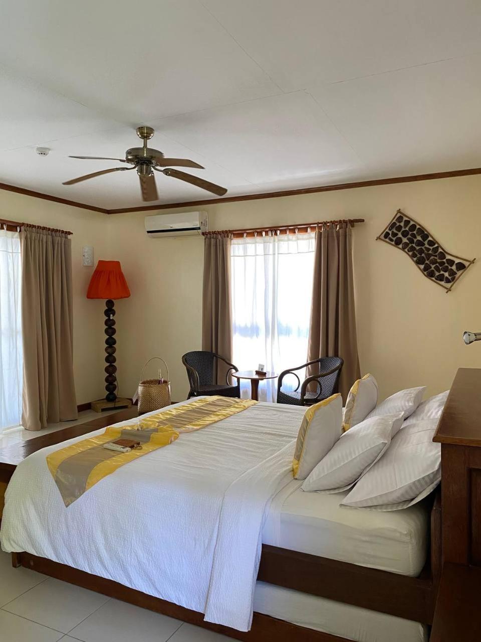 El Rio Y Mar Resort Корон Екстериор снимка